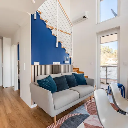 Lighthouse 03 Surfingbird Apartment