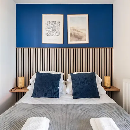 Lighthouse 03 Surfingbird