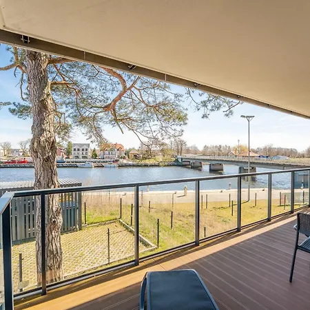 Lighthouse 03 Surfingbird * Treptower Deep