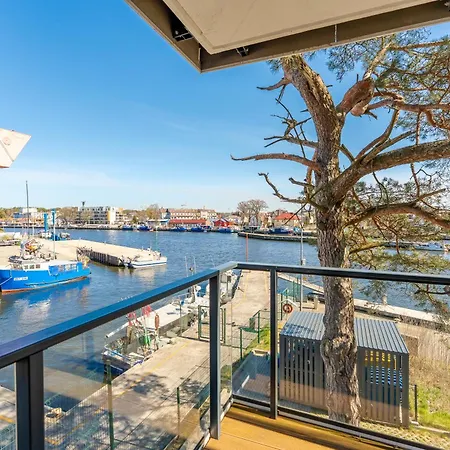 Lighthouse 03 Surfingbird *