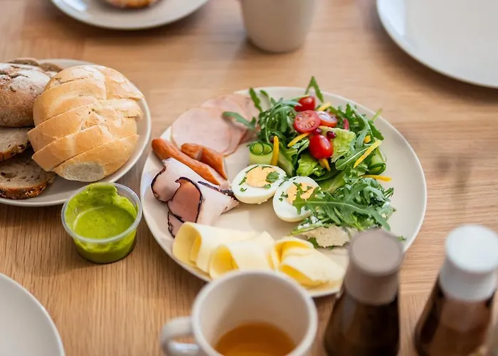 Lighthouse 03 Surfingbird *